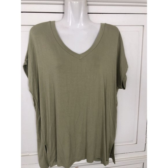 Tahari Tops - T Tahari Short Sleeve Rayon Tshirt Small Oversized NEW